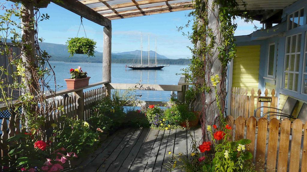 Seine Boat Inn Alert Bay Camera foto